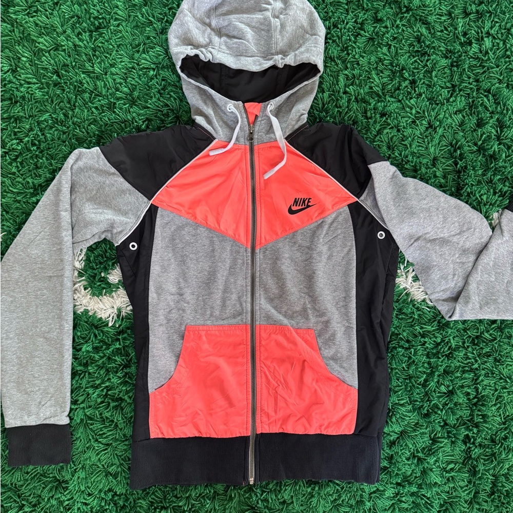 Kids Nike Gray and Black Athletic Jacket with Color Blocking sz 12-14